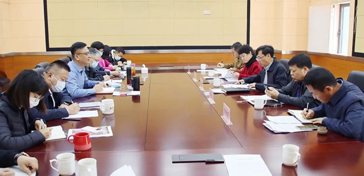 云煤（CA88）集团党委副书记、总经理高建嵩一行到云煤矿业公司发展2022年第一季度出产经营工作督导调研