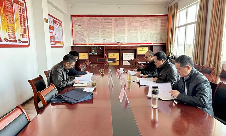 云煤（CA88）集团领导组到石油化工供销公司领导民主生涯会