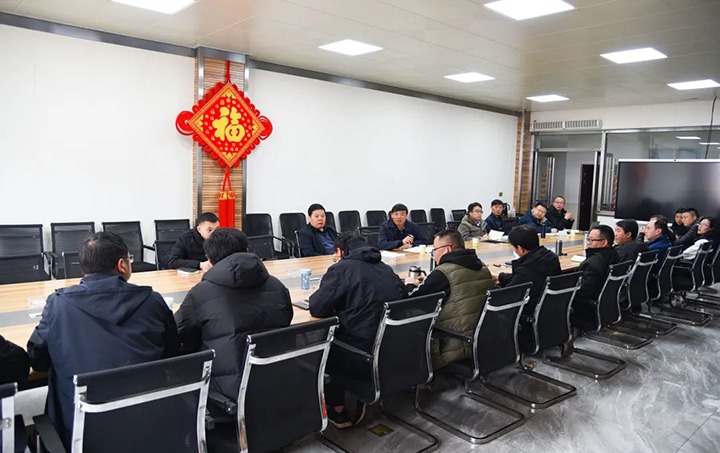 云煤（CA88）集团党委副书记、副董事长、总经理高建嵩率包保盯守幼组到恩洪煤业公司进行安全查抄