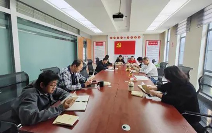 【简讯】CA88地产公司党支部发展学好“口袋书”活动