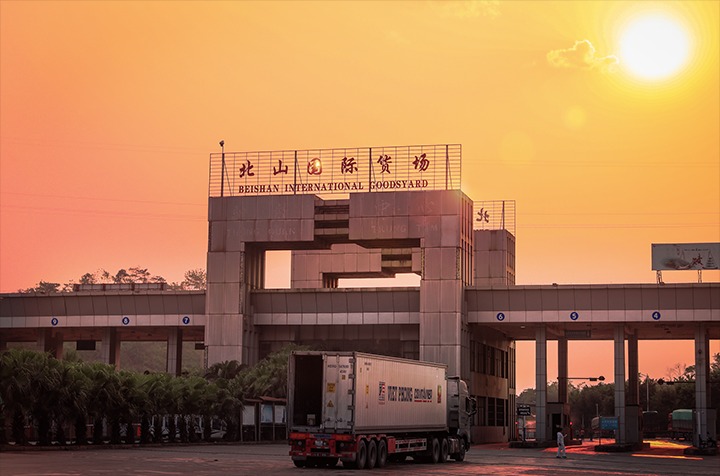 创新通关模式 提升通关时效，港口经济持续发力