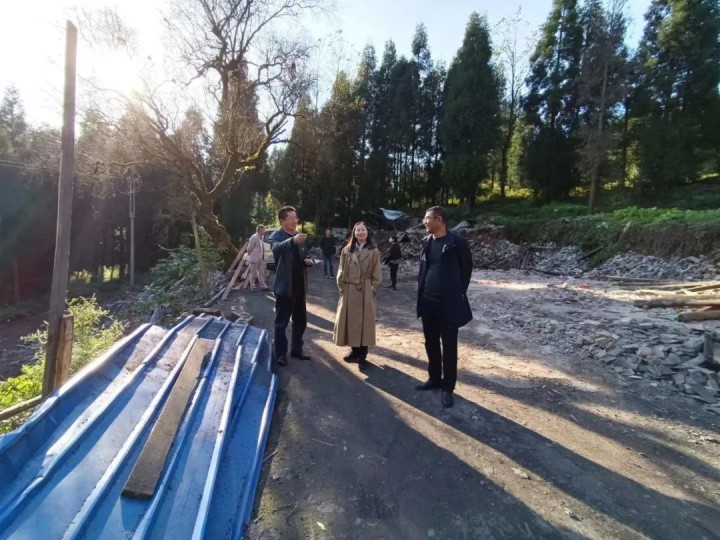 1.jpg 1.jpg